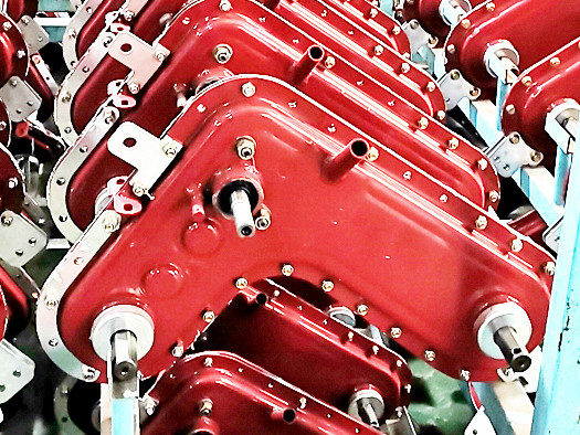 Land- und Gartenbenzin-Vierradantriebs-Mini-Tiller mit selbstfahrendem Design