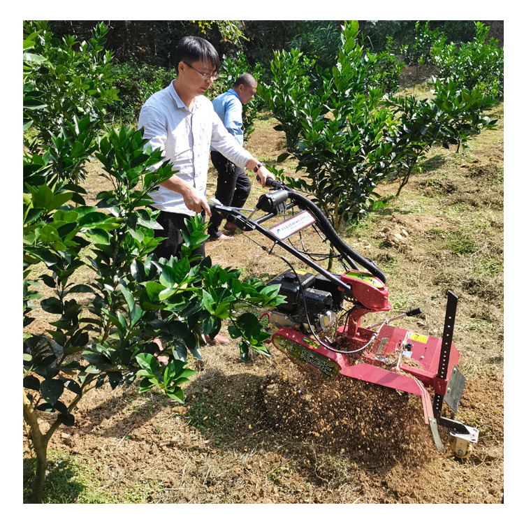 Arbeitersparende Operation Vierradantrieb Power Tiller mit mehr als 10cm Tilling Breite